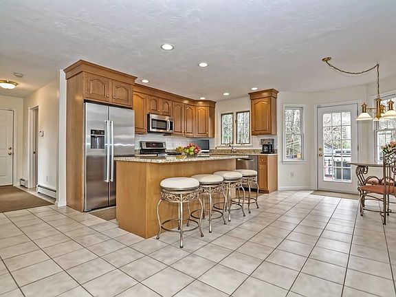 5th image of 8 Kara Lynn Dr