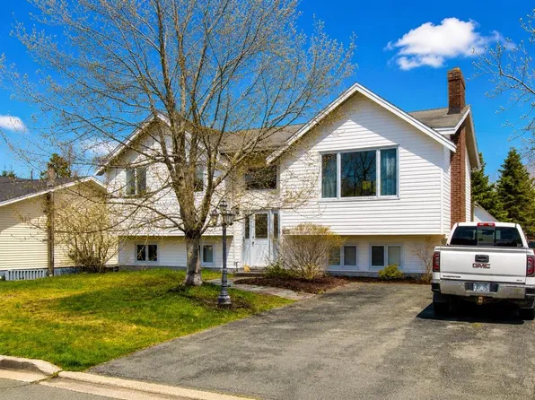 12 Portsmouth Close, Mount Pearl, NL A1N3Y2