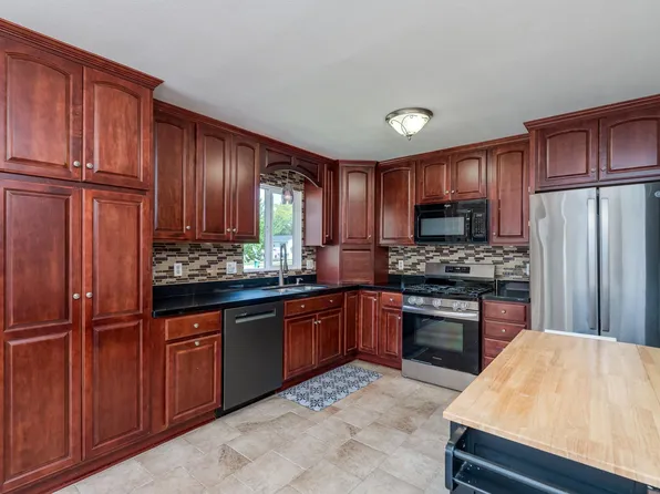 225 20th St NW, Owatonna, MN 55060