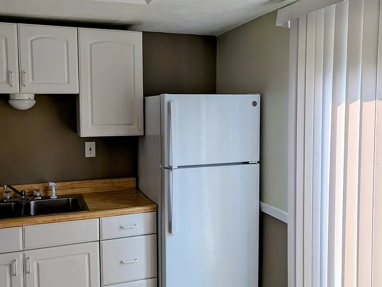 207 Glen Dr — Photo 2