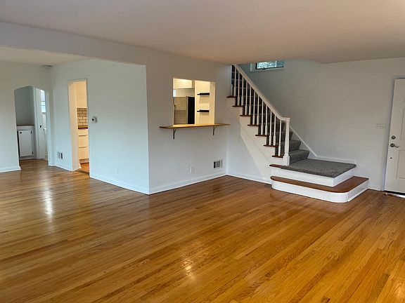 4th image of 1288 Crestwood Ave