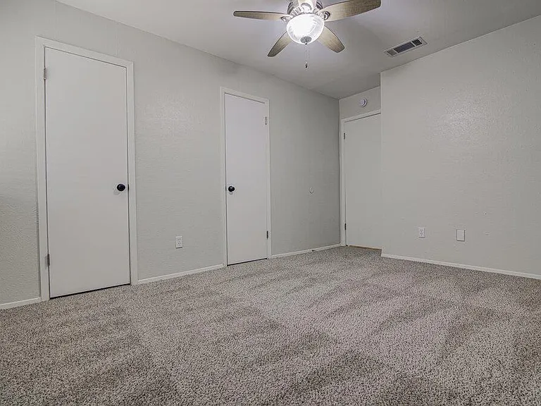 5301 Indio Cir #B — Photo 12