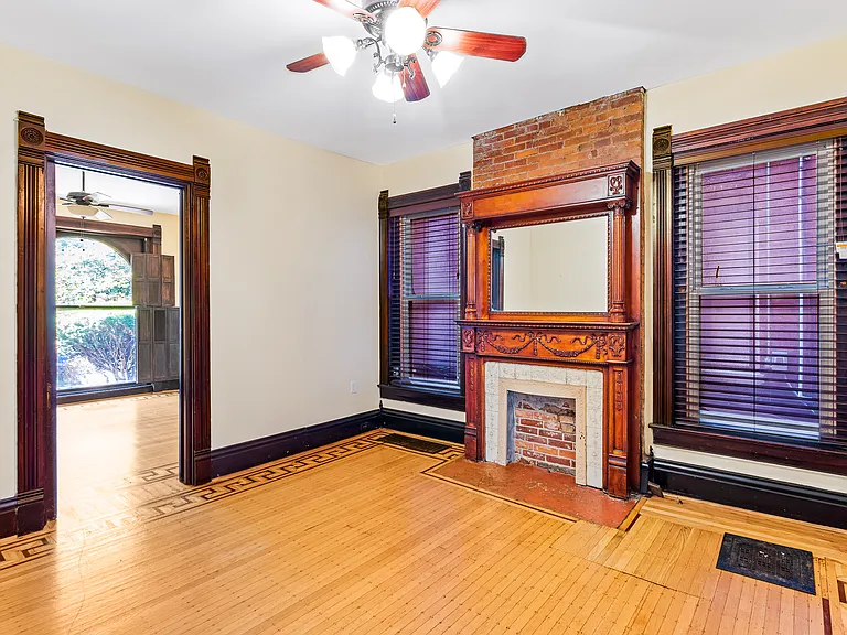 112 W Burnett Ave #1 — Photo 4