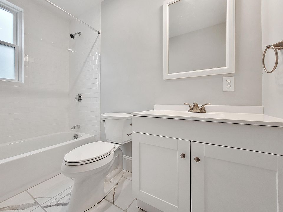 1st image of 108 Callender St #1