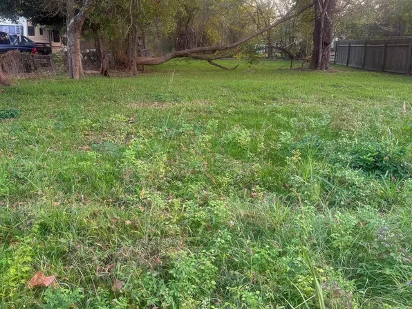 2379 Pope St, Beaumont, TX 77703