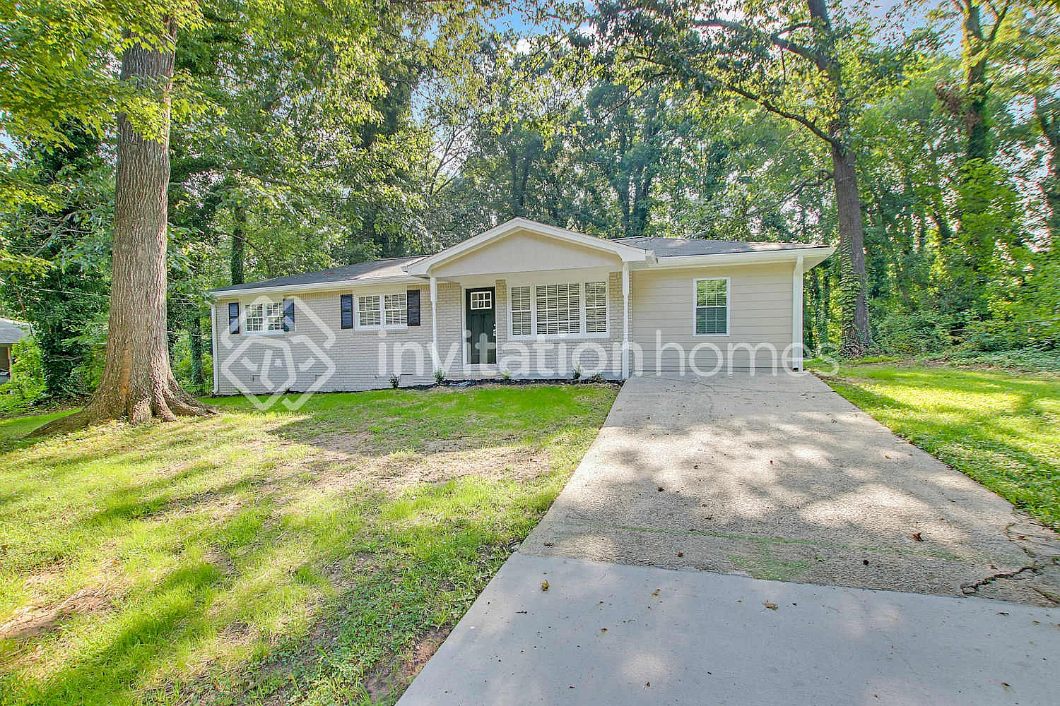 7110 Carolyn Cir Lithia Springs, GA 30122 — Photo 1