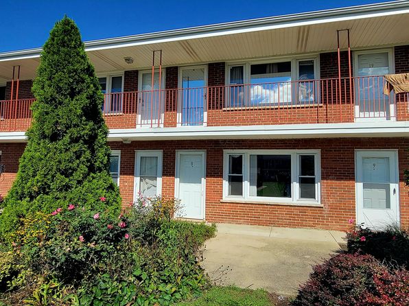 1105 Holiday Ln APT 8
