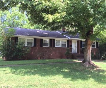 1449 Capri Rd, Winston Salem, NC, 27103