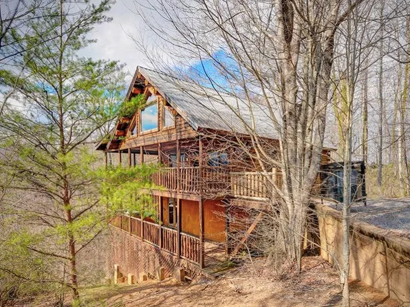 449 Judy Top Ln, Sevierville, TN 37876