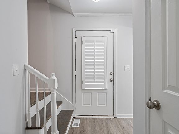 4th image of 2786 New South Dr