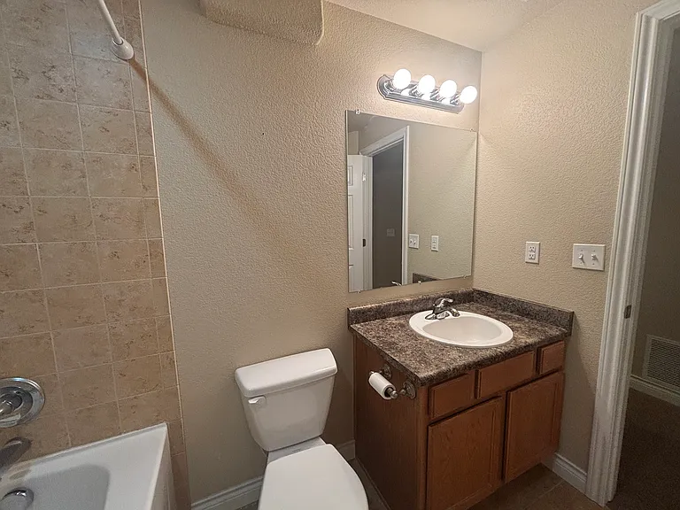 5823 New Crossings Point — Photo 9
