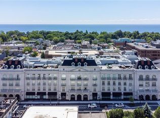 300 Randall St #209, Oakville, ON