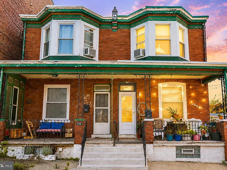 154 W Salaignac St — Photo 25