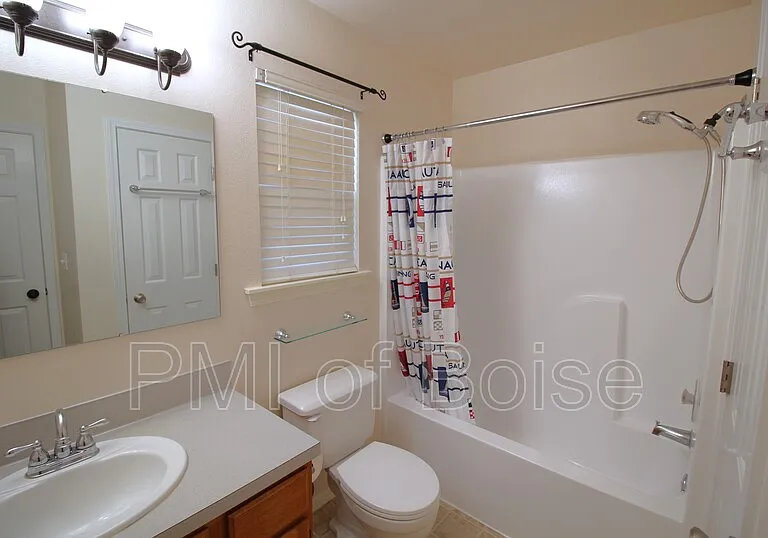 633 W Idaho Ave — Photo 11