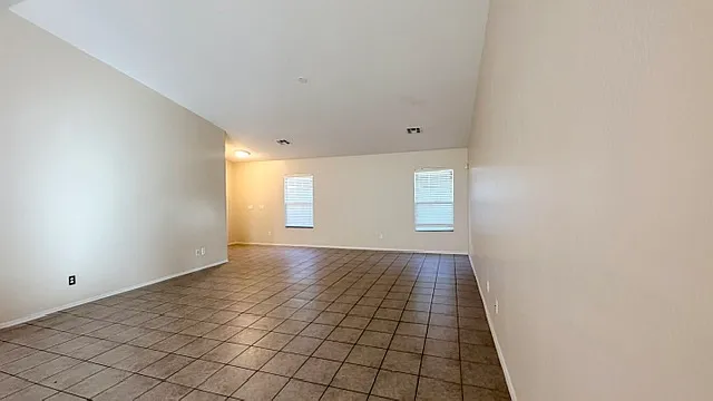 4 bedroom 2 bath single story for rent — Photo 3