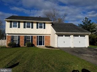 122 Arbor Meadow Dr, Sicklerville, NJ 08081