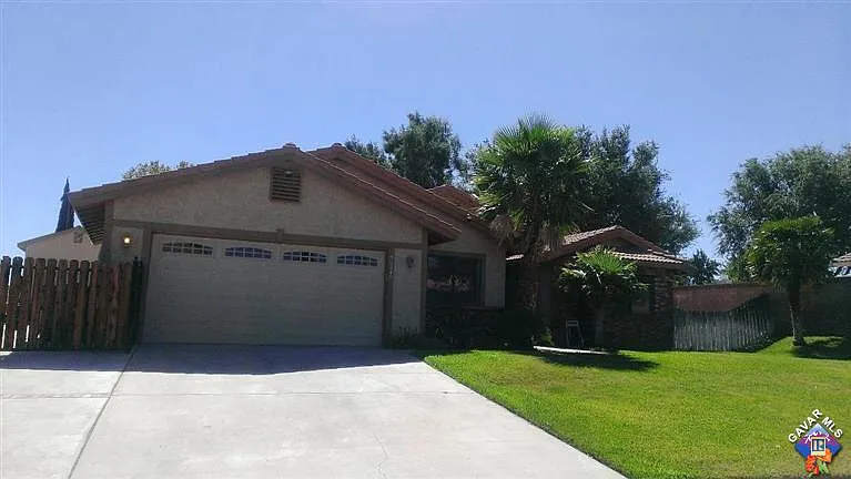 42348 Willeta Ave photo 1