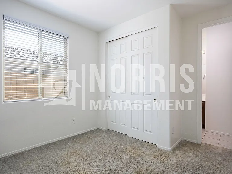 336 E Hawaii Dr — Photo 21