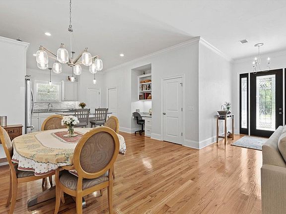 3rd image of 2520 Goldenrod Way
