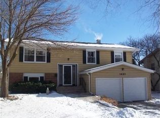 1685 Monticello Rd, Hoffman Estates, IL 60169