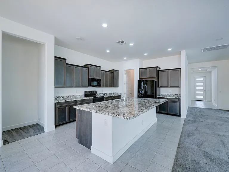 13533 N 146th Ln — Photo 7