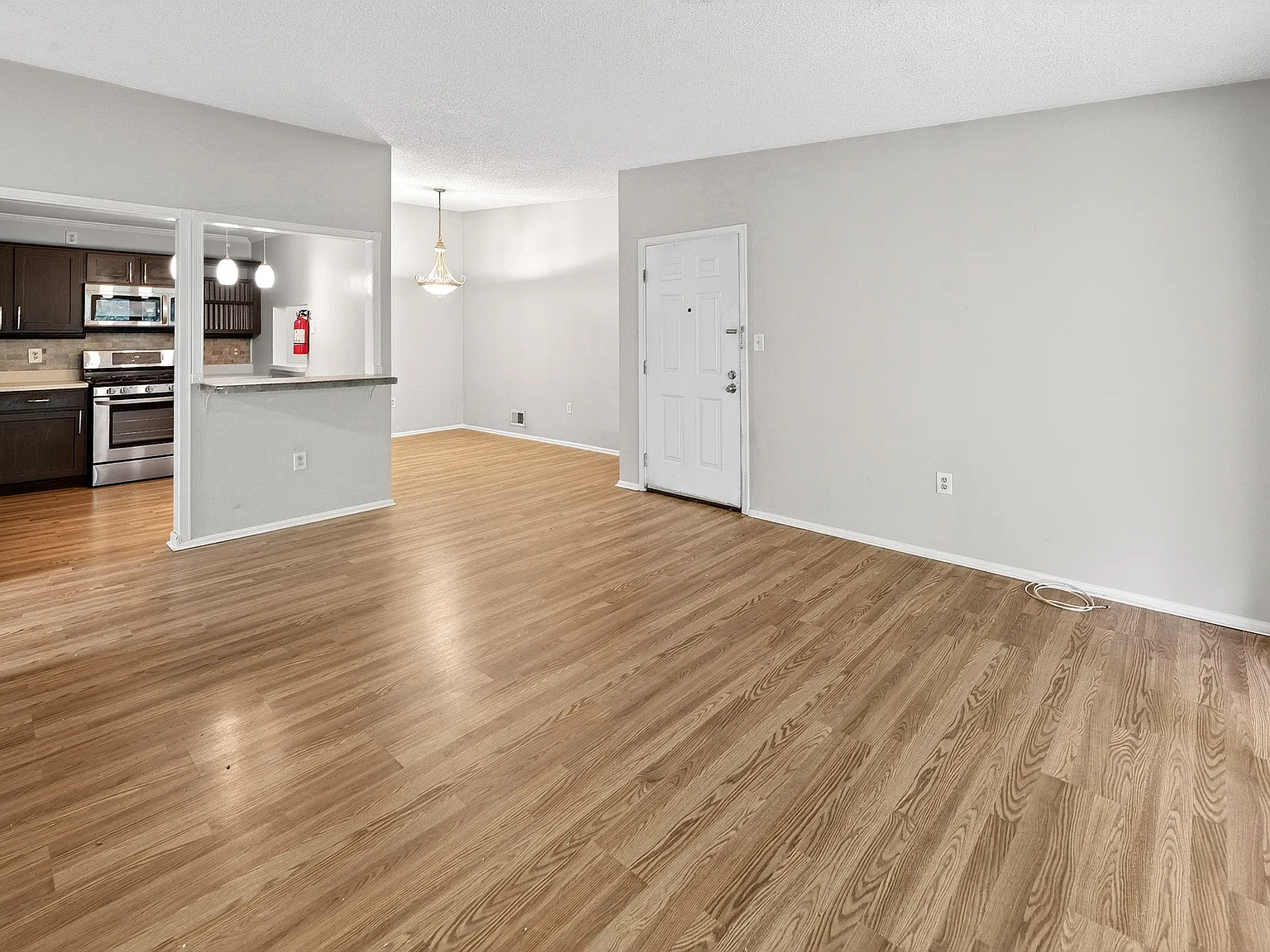 2 bed, 1100 sqft, $2,250 — Photo 3