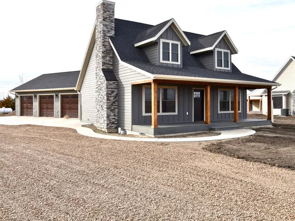 105 Castaway Loop, Pierre, SD 57501