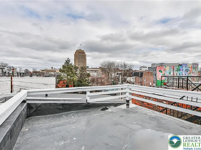 39 N 11th St #C — Photo 21