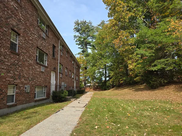 Grafton Colonial Apartments, 299 Upton St #13, Grafton, MA 01519