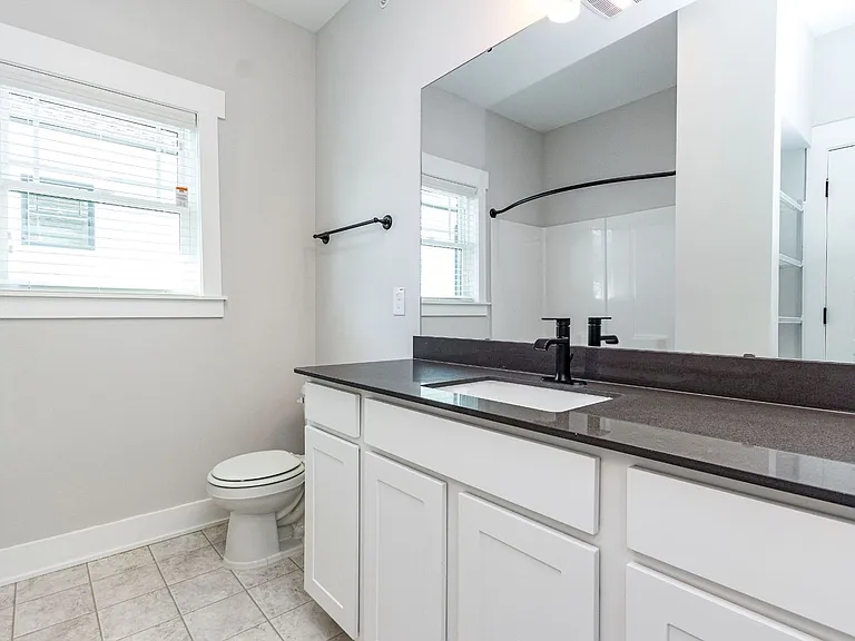 807 N O'Neil Street — Photo 4