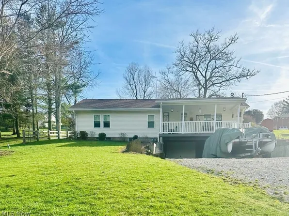 2836 Eldersville Rd, Follansbee, WV 26037