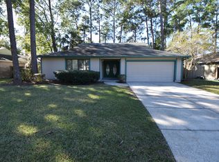 10516 Tanglewilde Dr W, Jacksonville, FL 32257