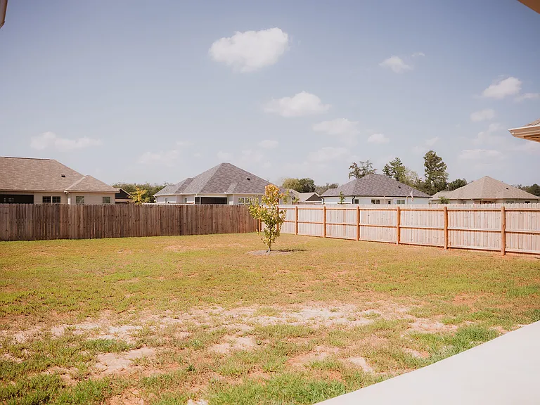 Sadie Heights Blvd — Photo 22