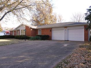 308 Sunshine Dr, Rio, IL 61472