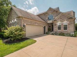 306 Lexington Cir, Broadview Heights, OH