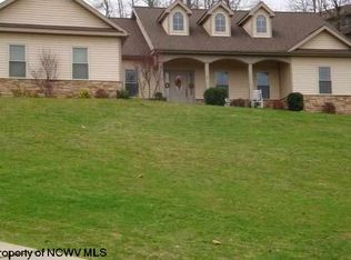 72 Bastille Ln, Fairmont, WV 26554