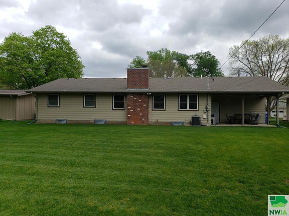 2nd image of 412 Hampden Ct