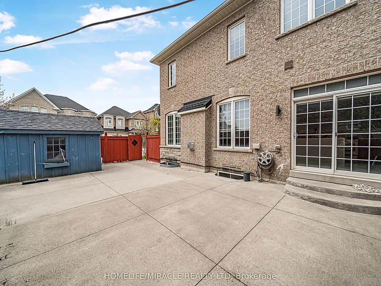9 Berryfield Way — Photo 6