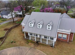 701 E Broadway Ave, Sulphur, OK 73086