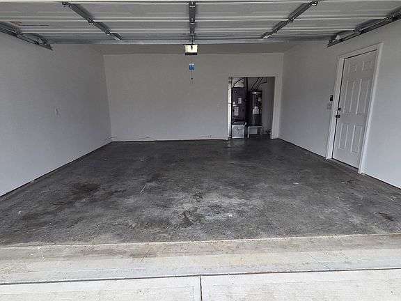 2nd image of 1428 Elm St