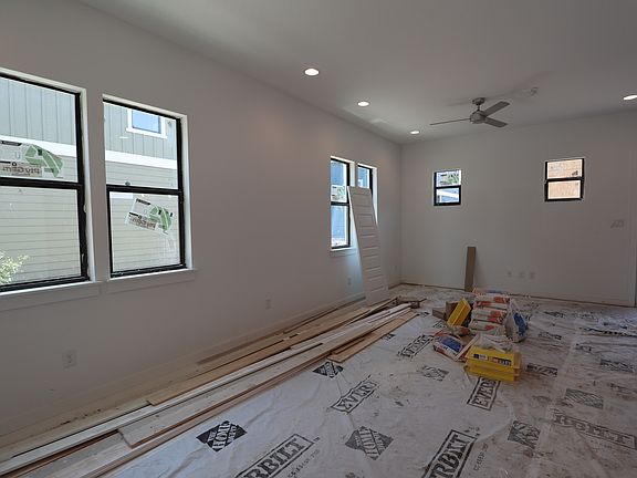 5th image of 914 N Olive St #Bxerio