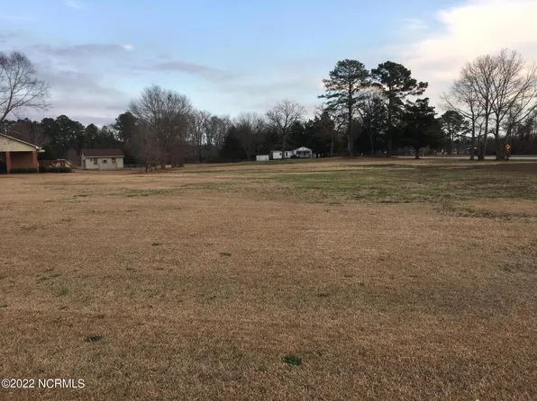 1121 Piney Neck Road, Vanceboro, NC 28586