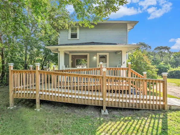 366 Lincoln Ave, Oxford, MI 48371