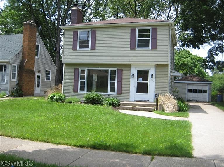 1st image of 1735 Chamberlain Ave SE