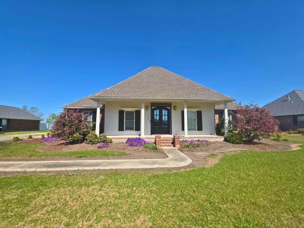 210 Plantation Dr, Cut Off, LA 70345