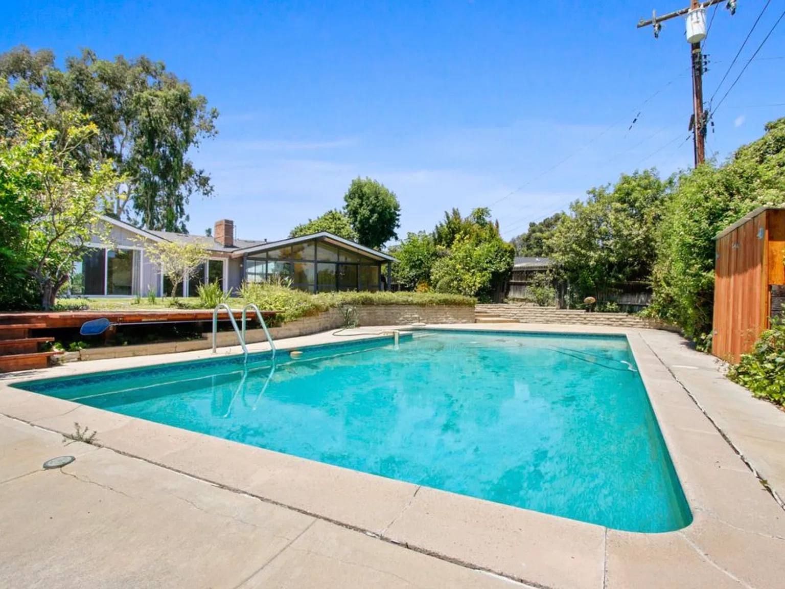 4 bed, 2441 sqft, $5,700 — Photo 3