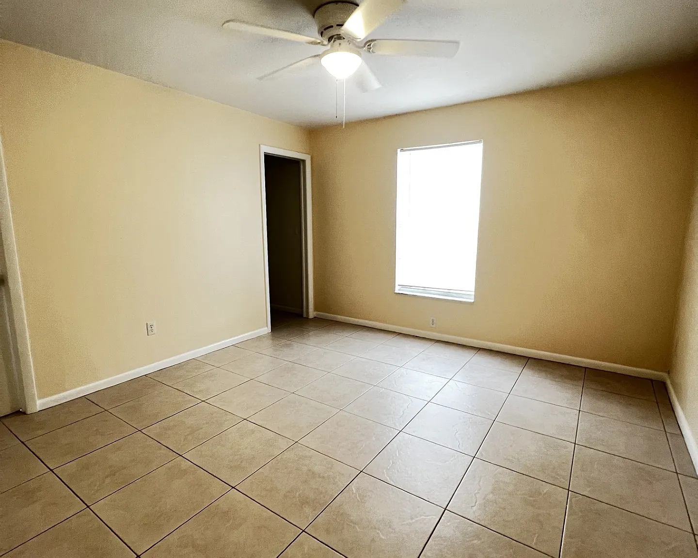 609 Southeast 23rd Place - 1 — Photo 3