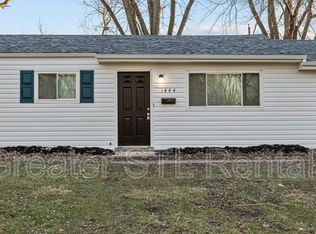 1444 Vero Dr, Wentzville, MO 63385