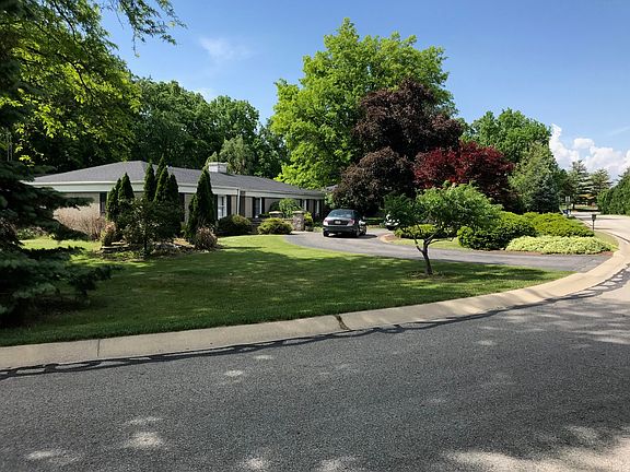 2nd image of 700 Hill Dr