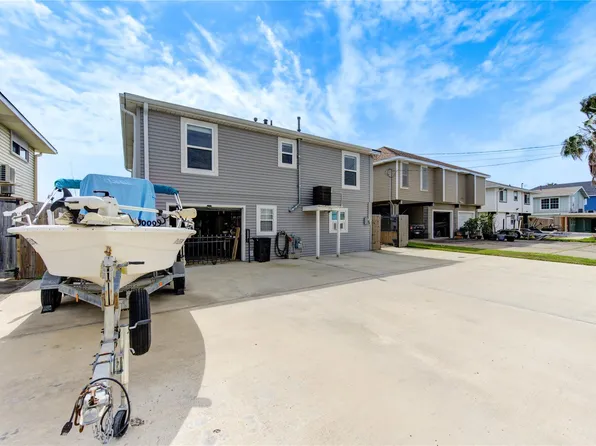 138 Tarpon St, Bayou Vista, TX 77563